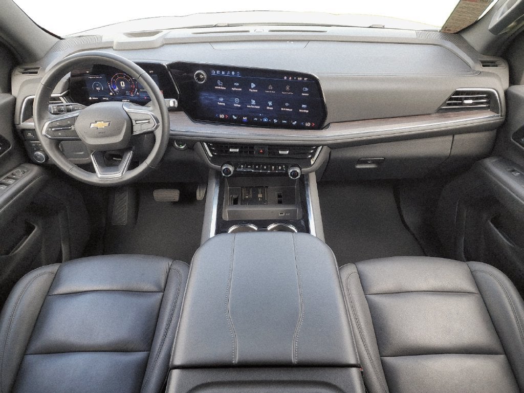 2025 Chevrolet Suburban LT