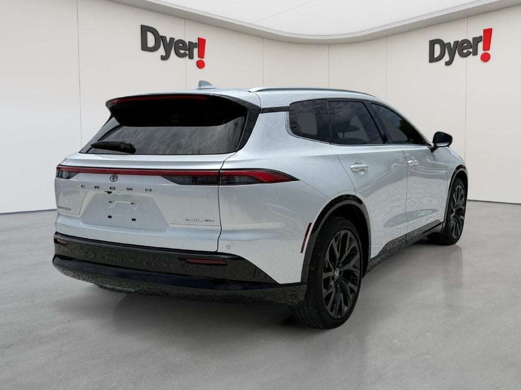 2025 Toyota Crown Signia XLE