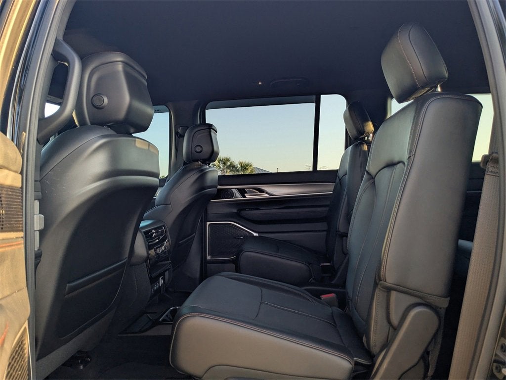 2025 Jeep Wagoneer Series II Carbide