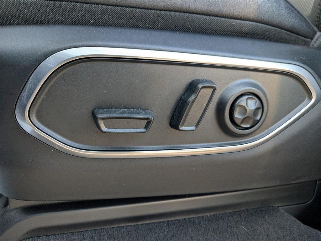 2025 Jeep Wagoneer Series II Carbide