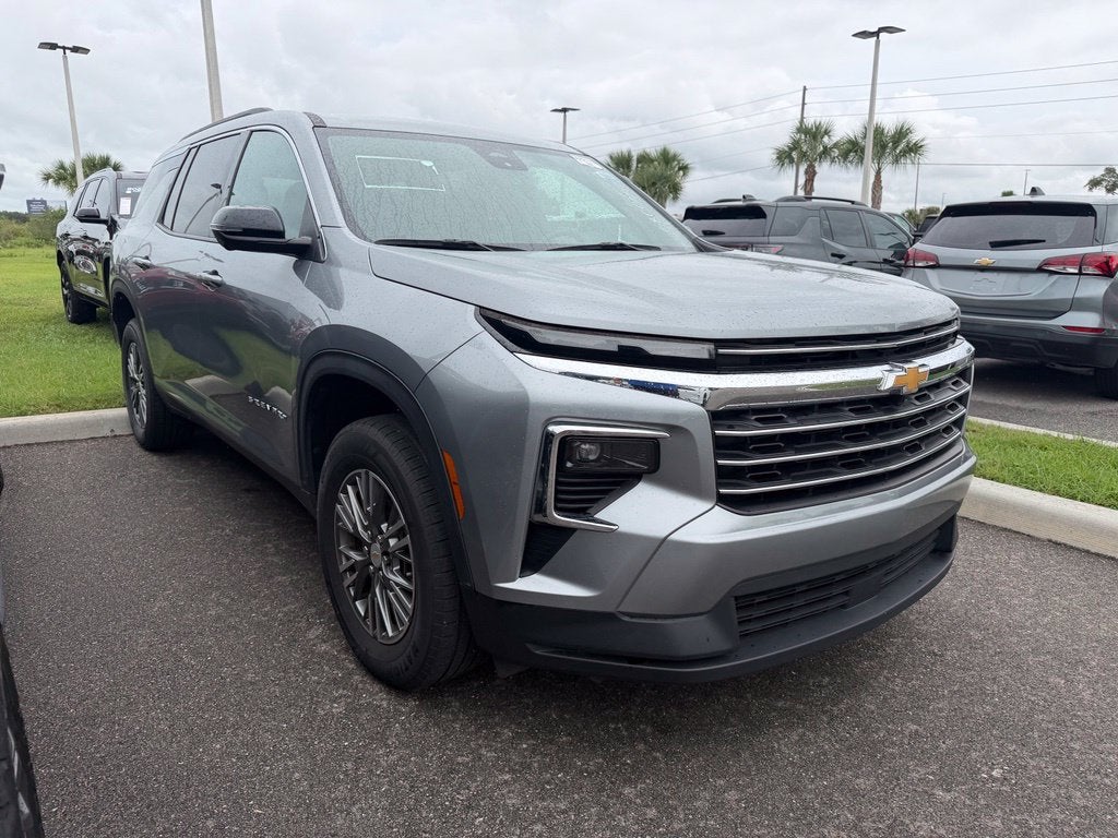 2024 Chevrolet Traverse LT