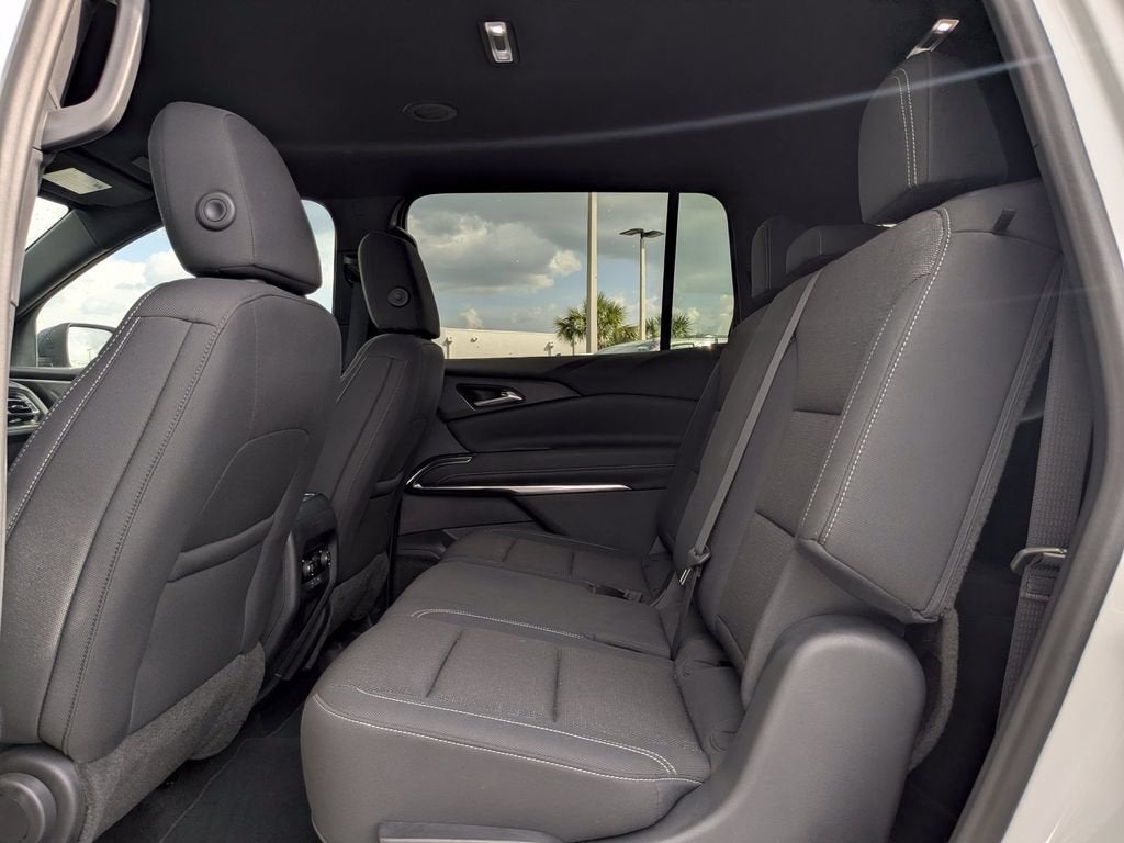 2024 Chevrolet Traverse LS