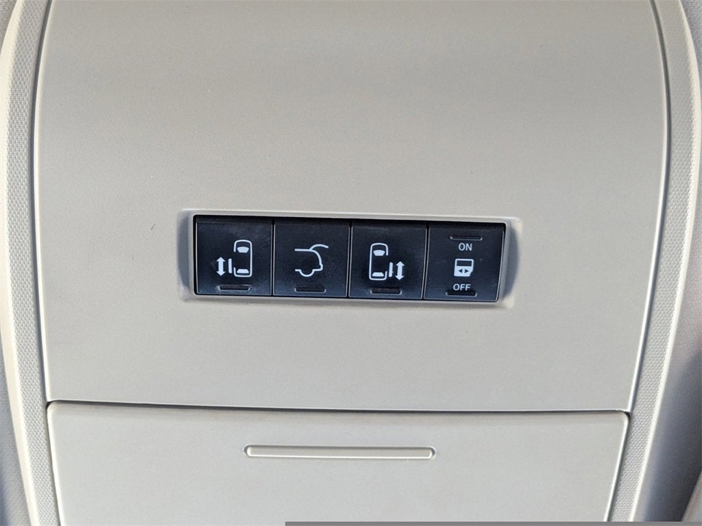 2015 Chrysler Town & Country Touring-L