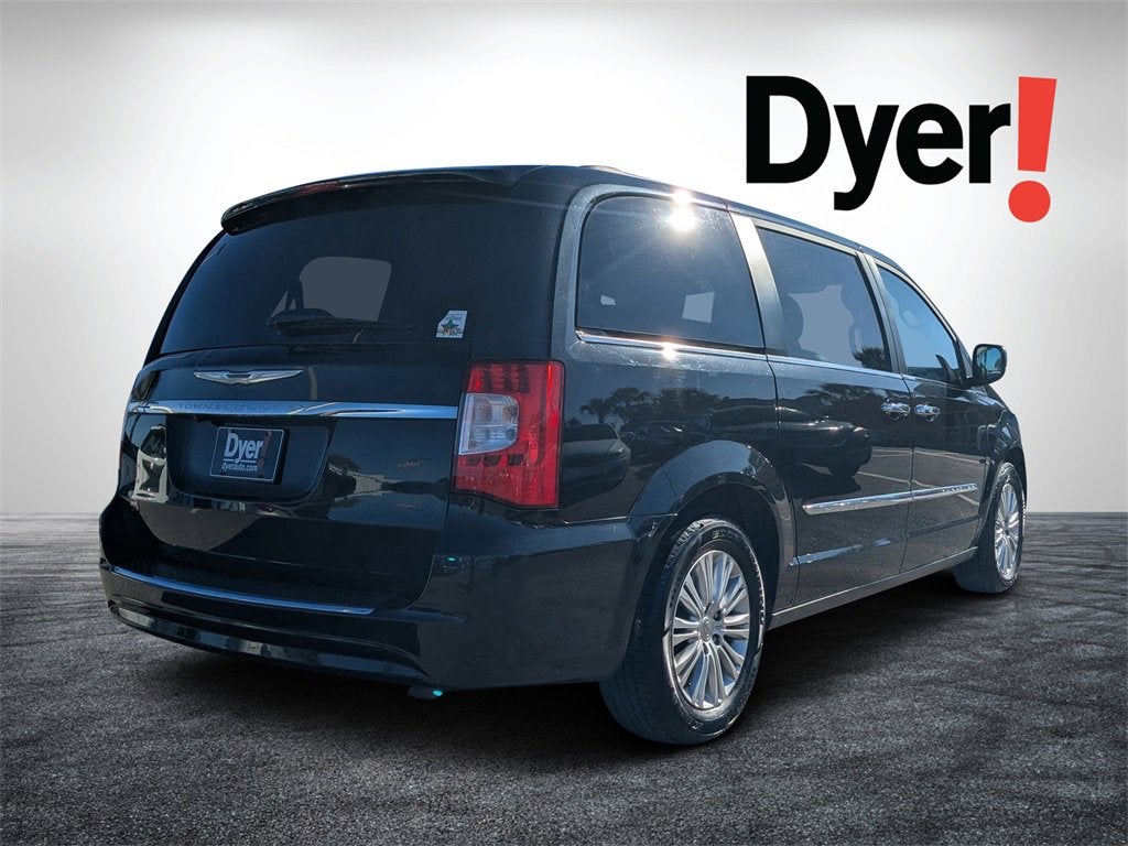 2015 Chrysler Town & Country Touring-L