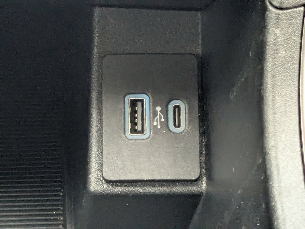 2021 Ford Edge SE