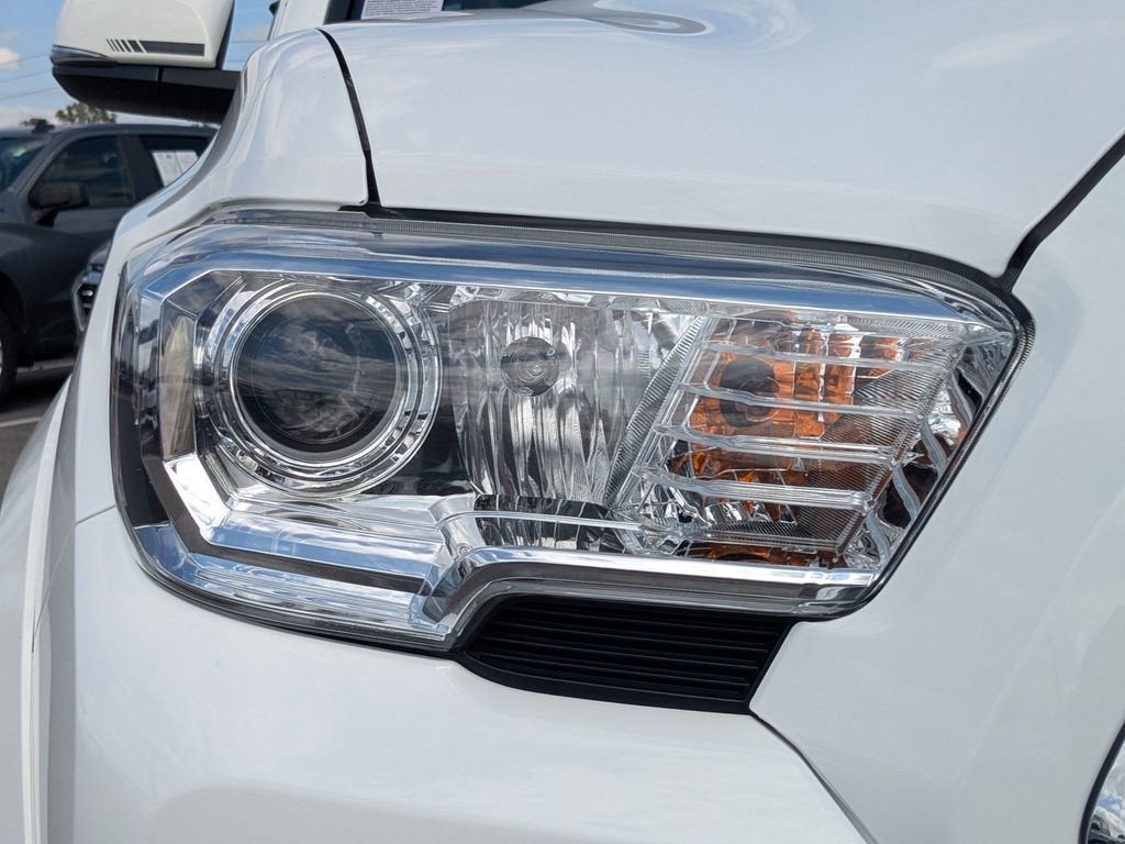 2022 Toyota Tacoma 2WD SR5