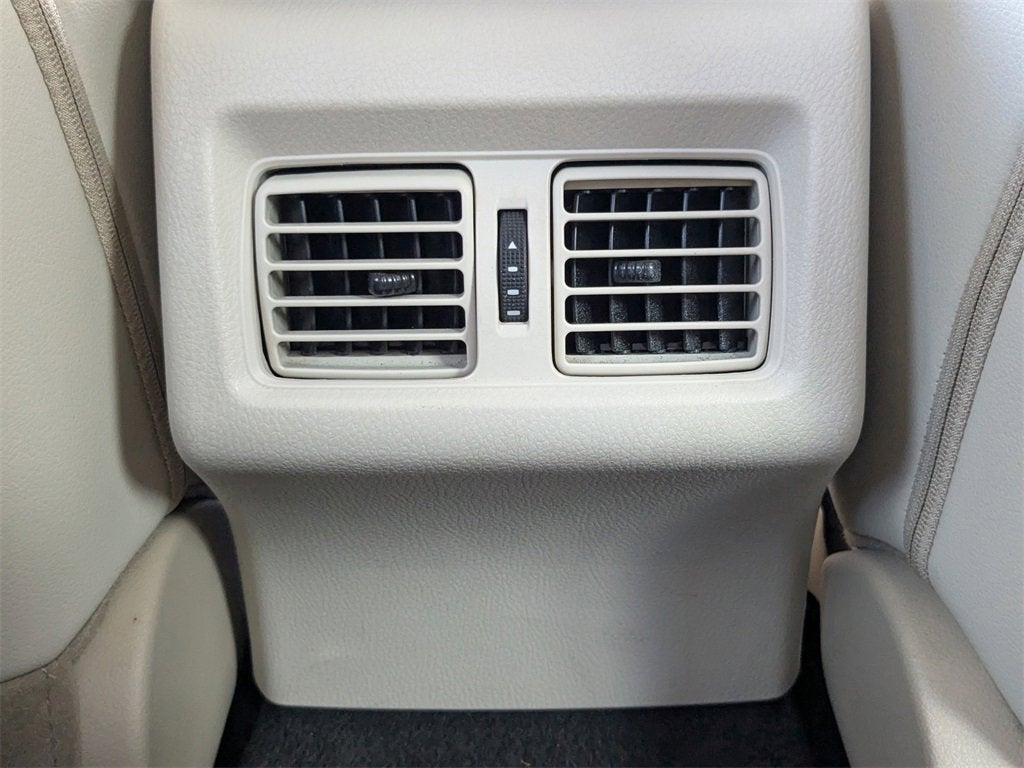 2022 Toyota Camry Hybrid XLE