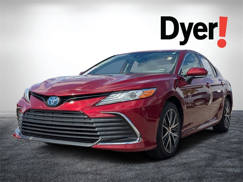 2022 Toyota Camry Hybrid XLE