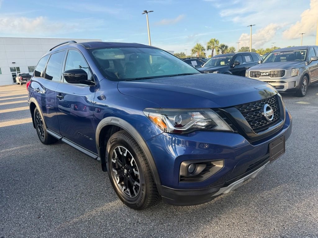 2020 Nissan Pathfinder SV