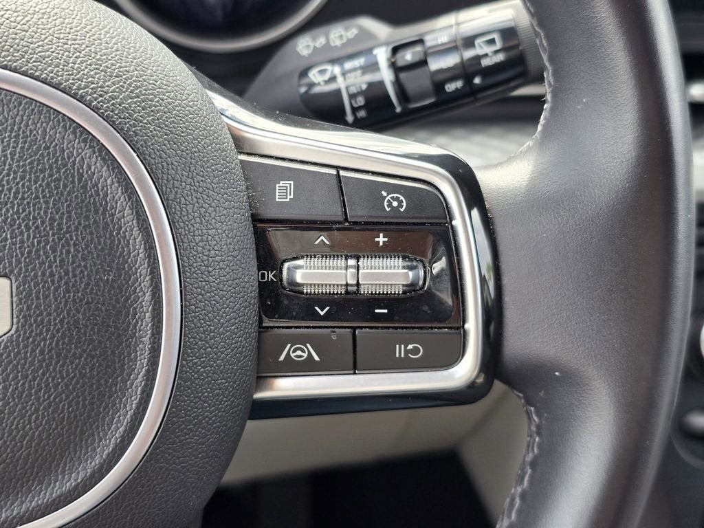 2024 Kia Carnival LX