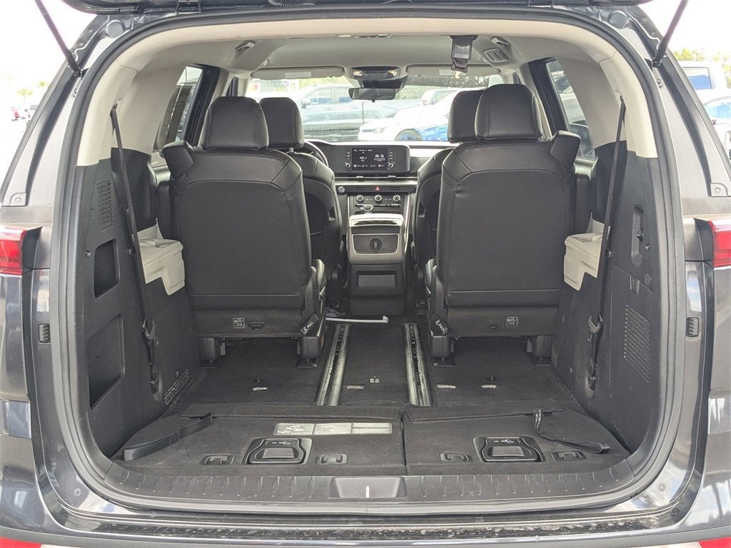 2024 Kia Carnival LX