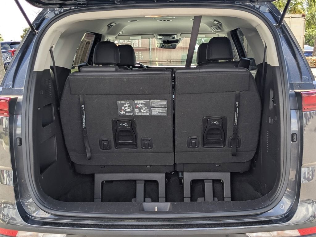 2024 Kia Carnival LX