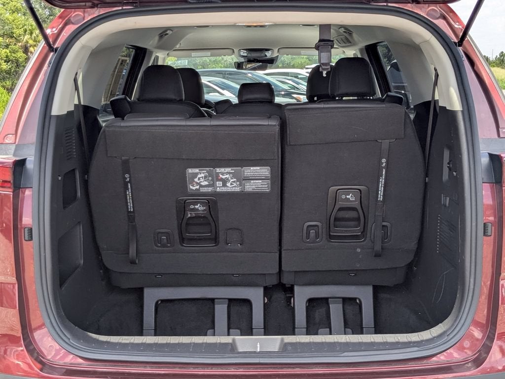 2024 Kia Carnival LX