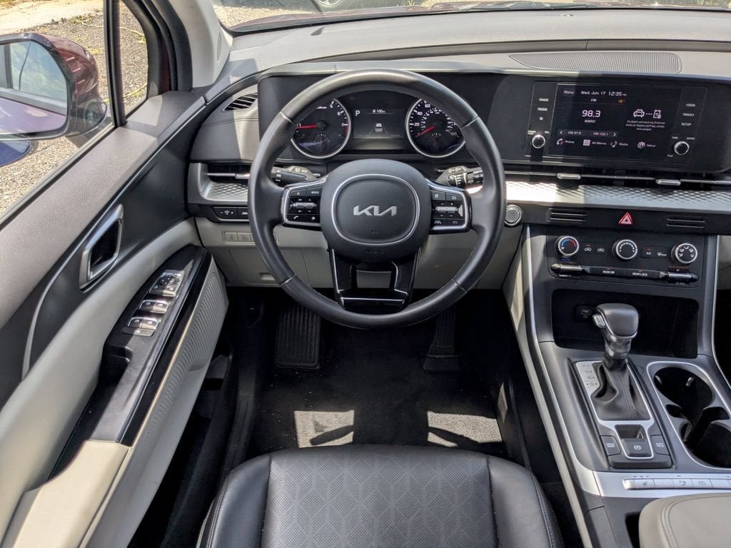 2024 Kia Carnival LX