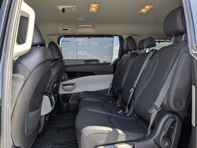 2024 Kia Carnival SX