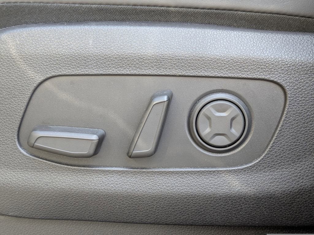 2024 Kia Carnival SX