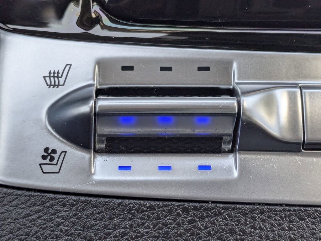 2024 Kia Carnival SX