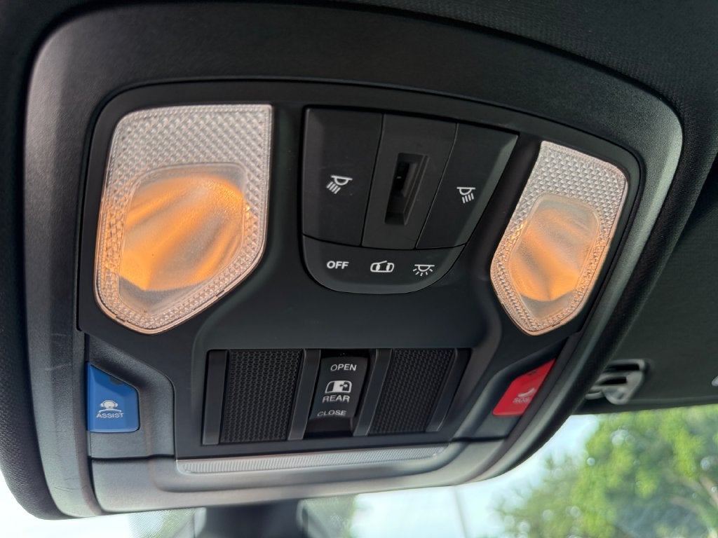 2023 RAM 1500 Big Horn Crew Cab 4x2 5'7" Box