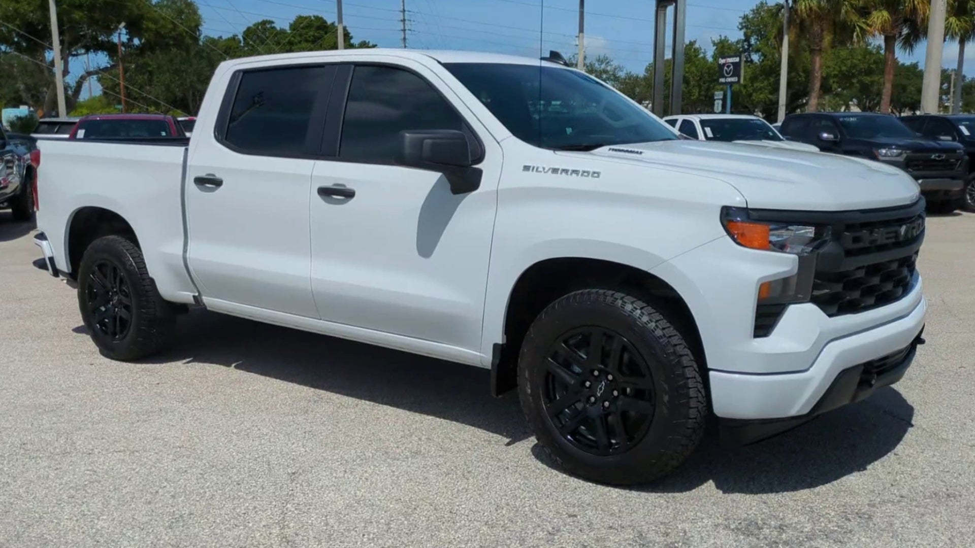2025 Chevrolet Silverado 1500 Custom