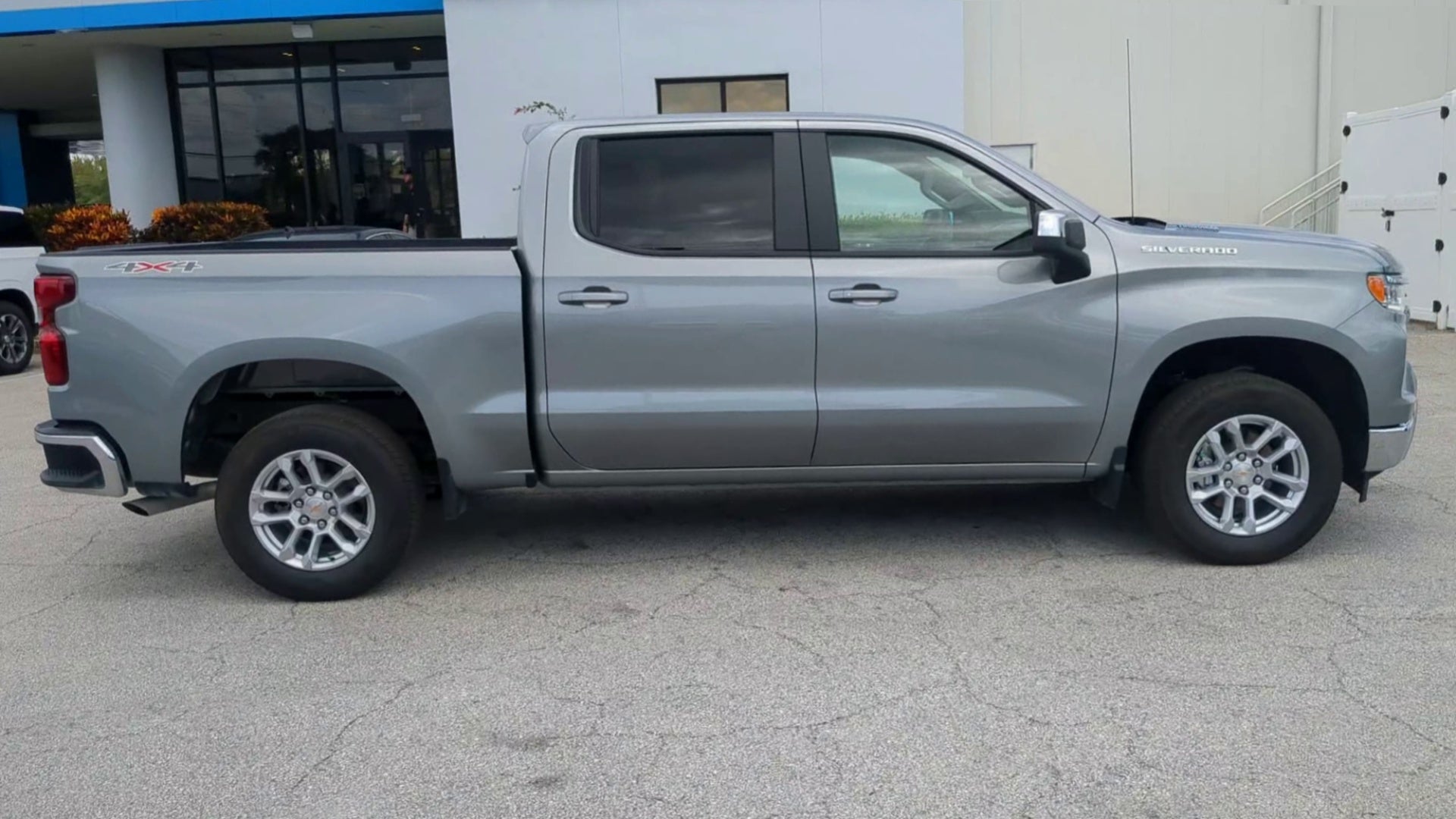 2025 Chevrolet Silverado 1500 LT (2FL)