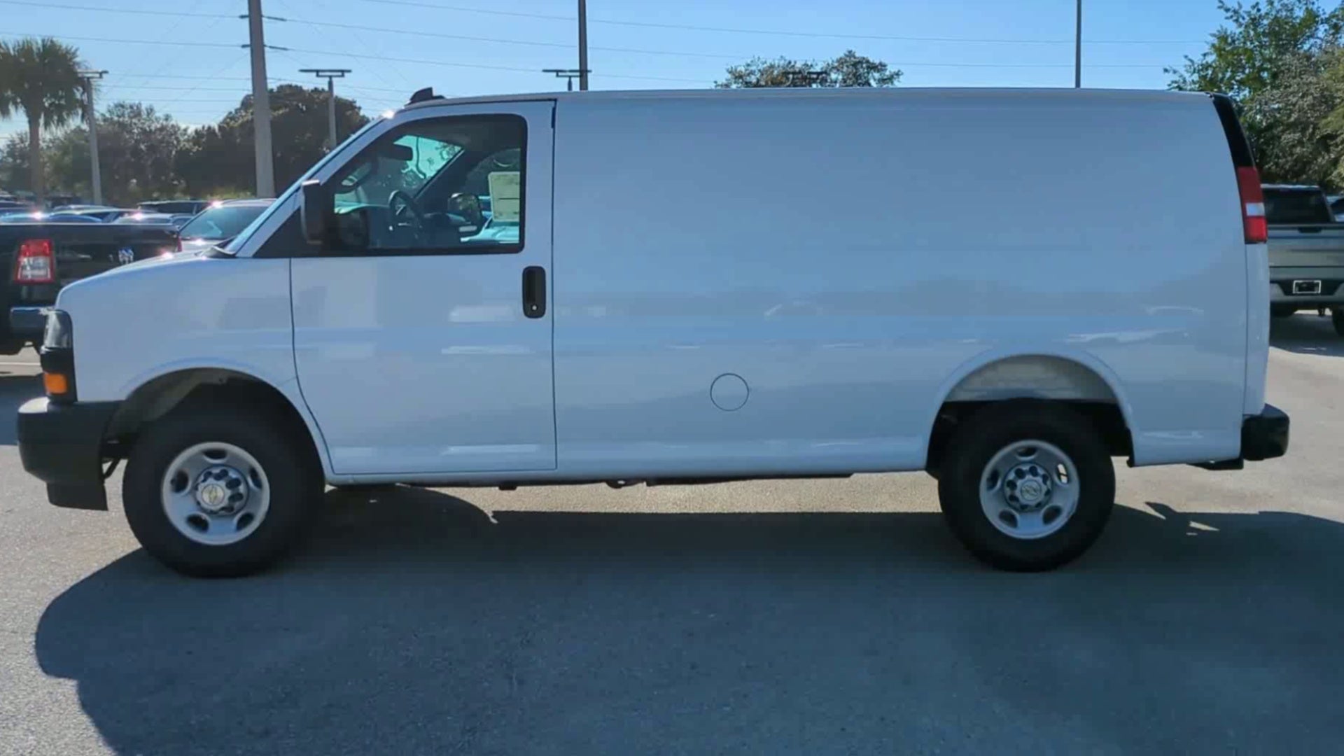 2025 Chevrolet Express Cargo 2500 WT