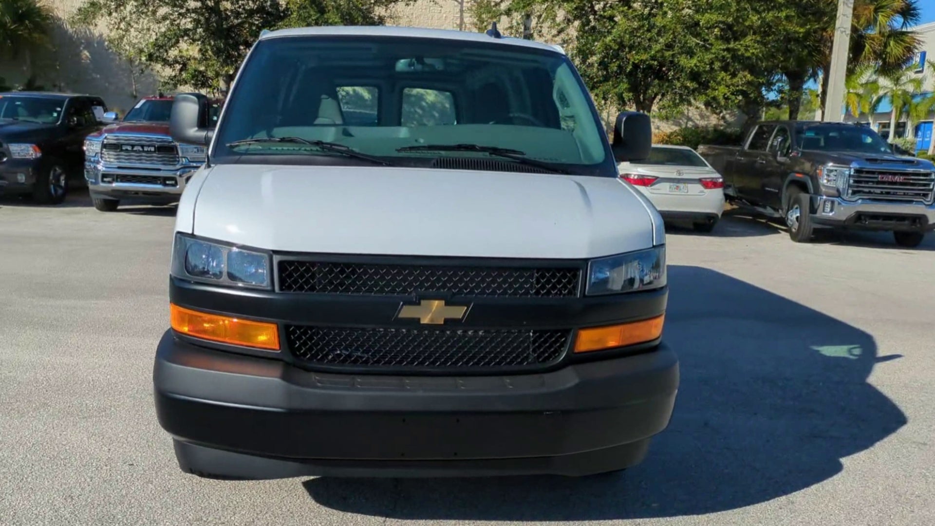 2025 Chevrolet Express Cargo 2500 WT