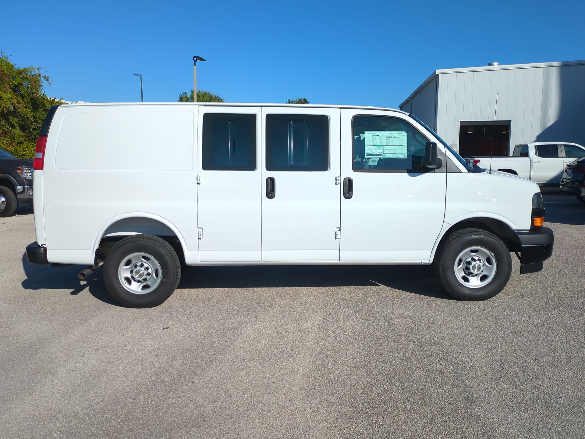2025 Chevrolet Express Cargo 2500 WT
