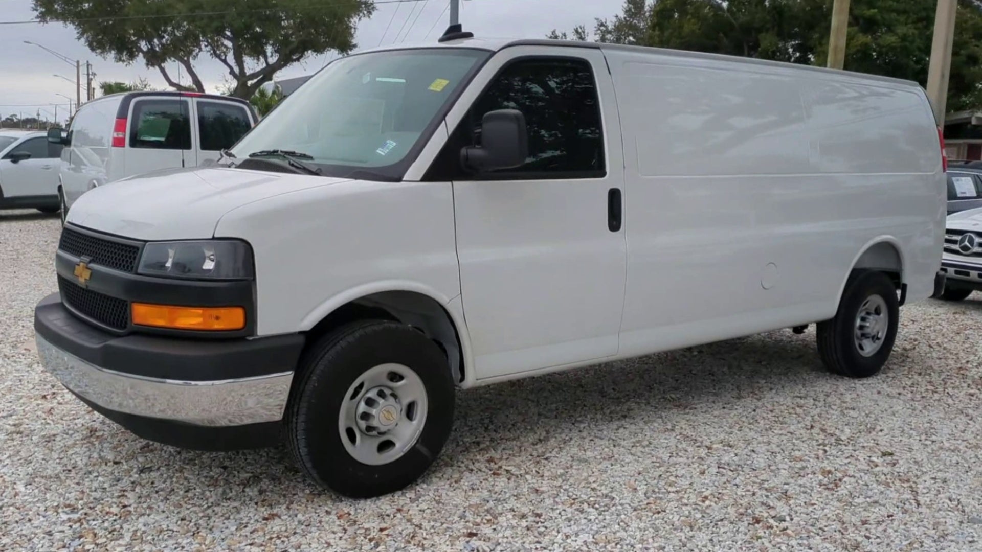 2025 Chevrolet Express Cargo 2500 WT