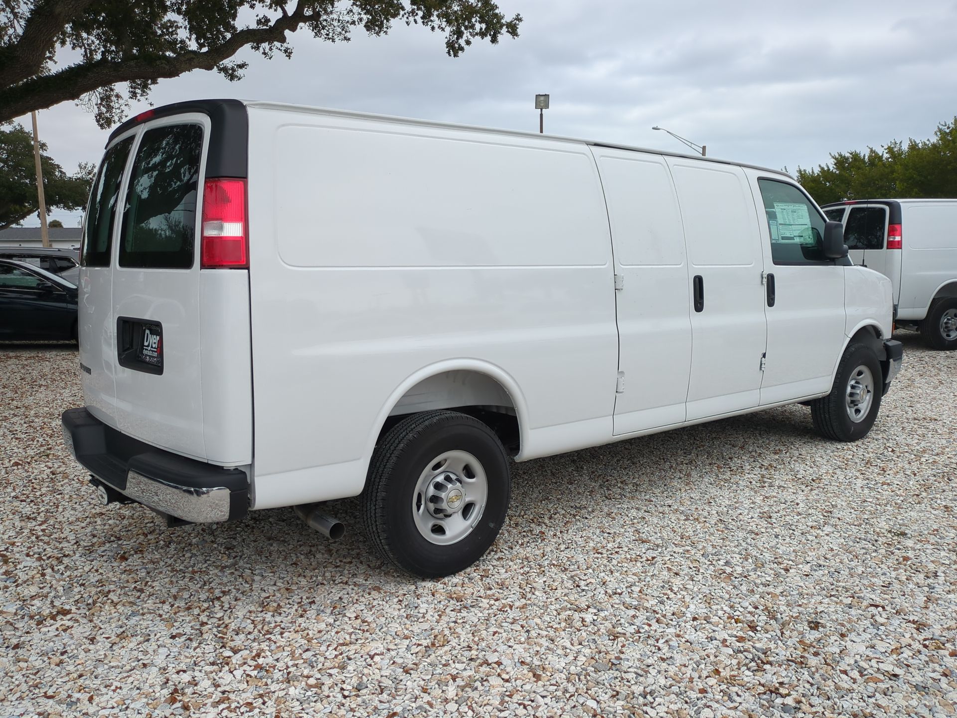 2025 Chevrolet Express Cargo WT