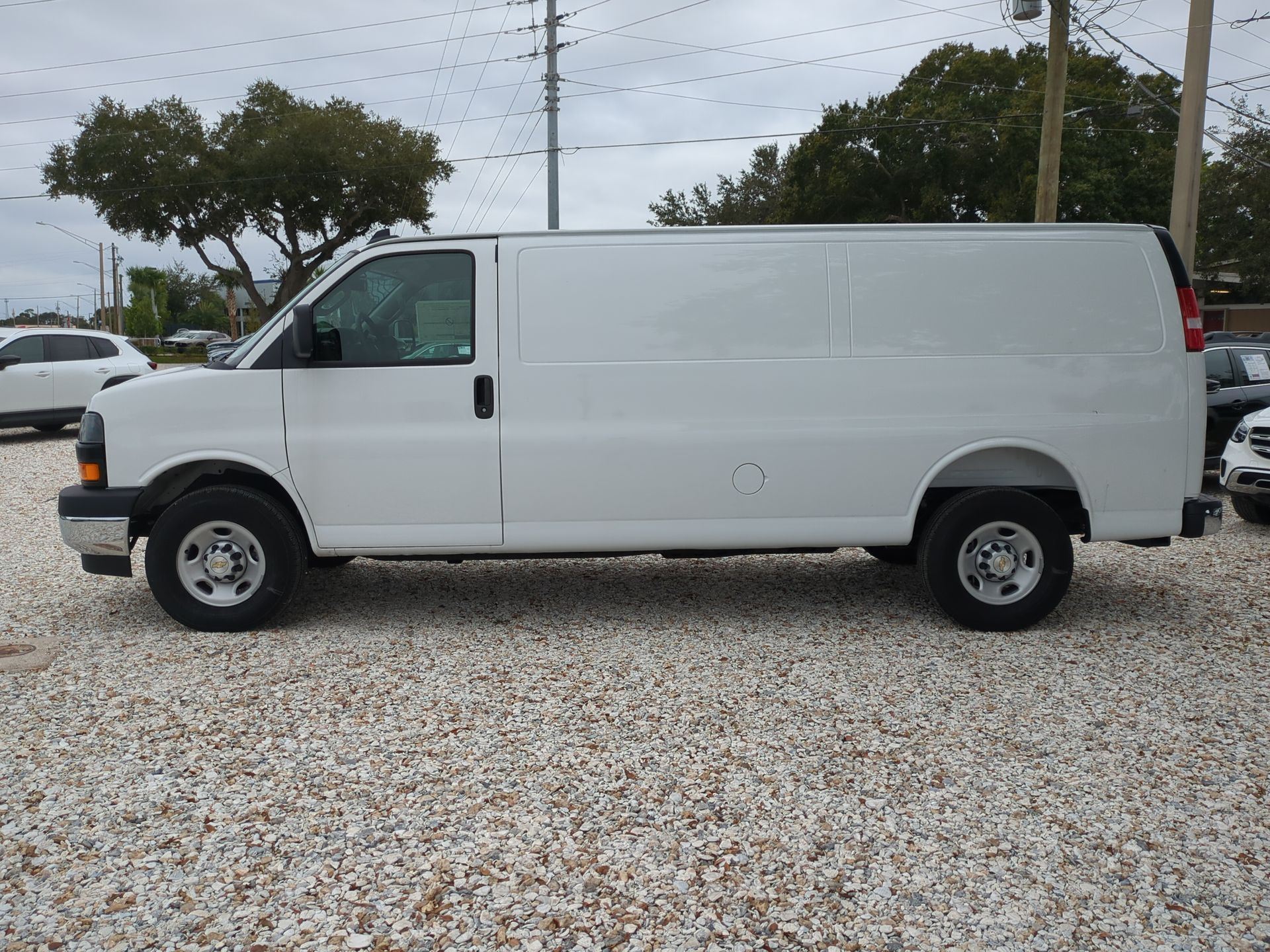 2025 Chevrolet Express Cargo 2500 WT