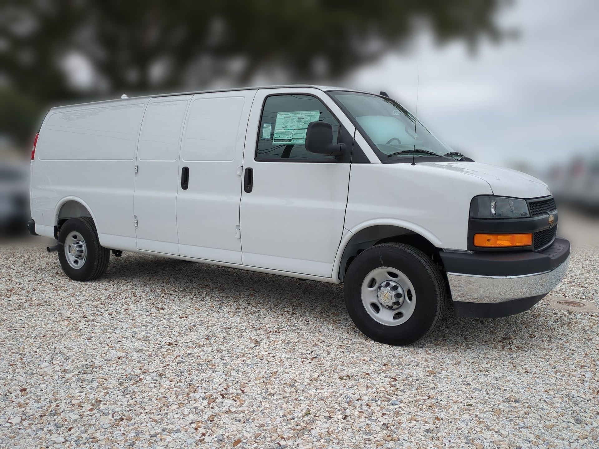 2025 Chevrolet Express Cargo WT
