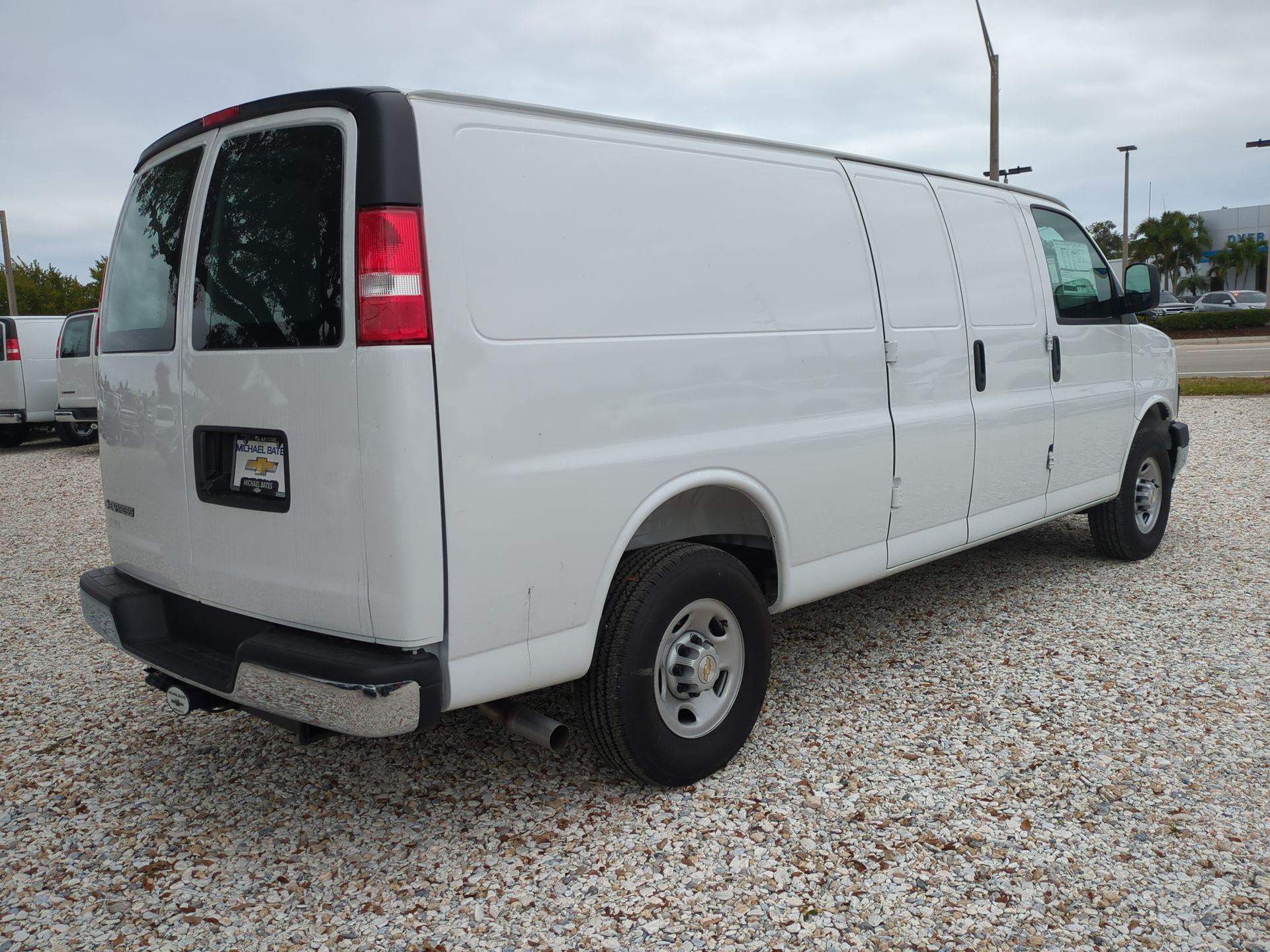 2025 Chevrolet Express Cargo WT