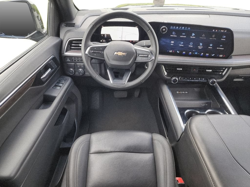 2025 Chevrolet Suburban LT