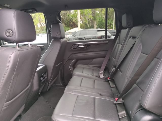 2025 Chevrolet Suburban LT