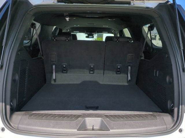 2023 Chevrolet Suburban LS