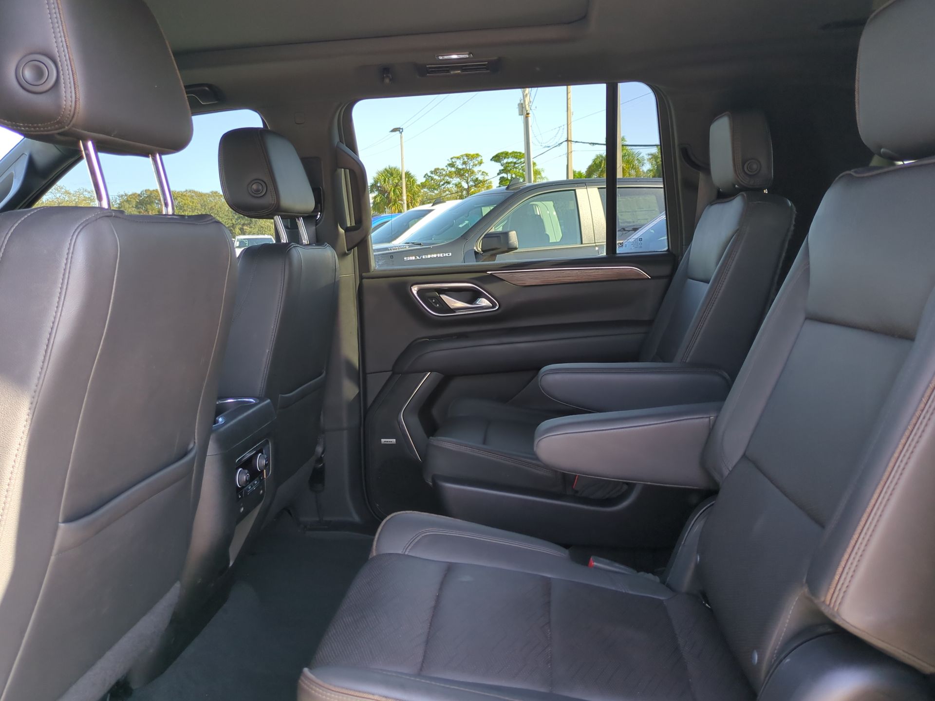 2022 Chevrolet Suburban High Country