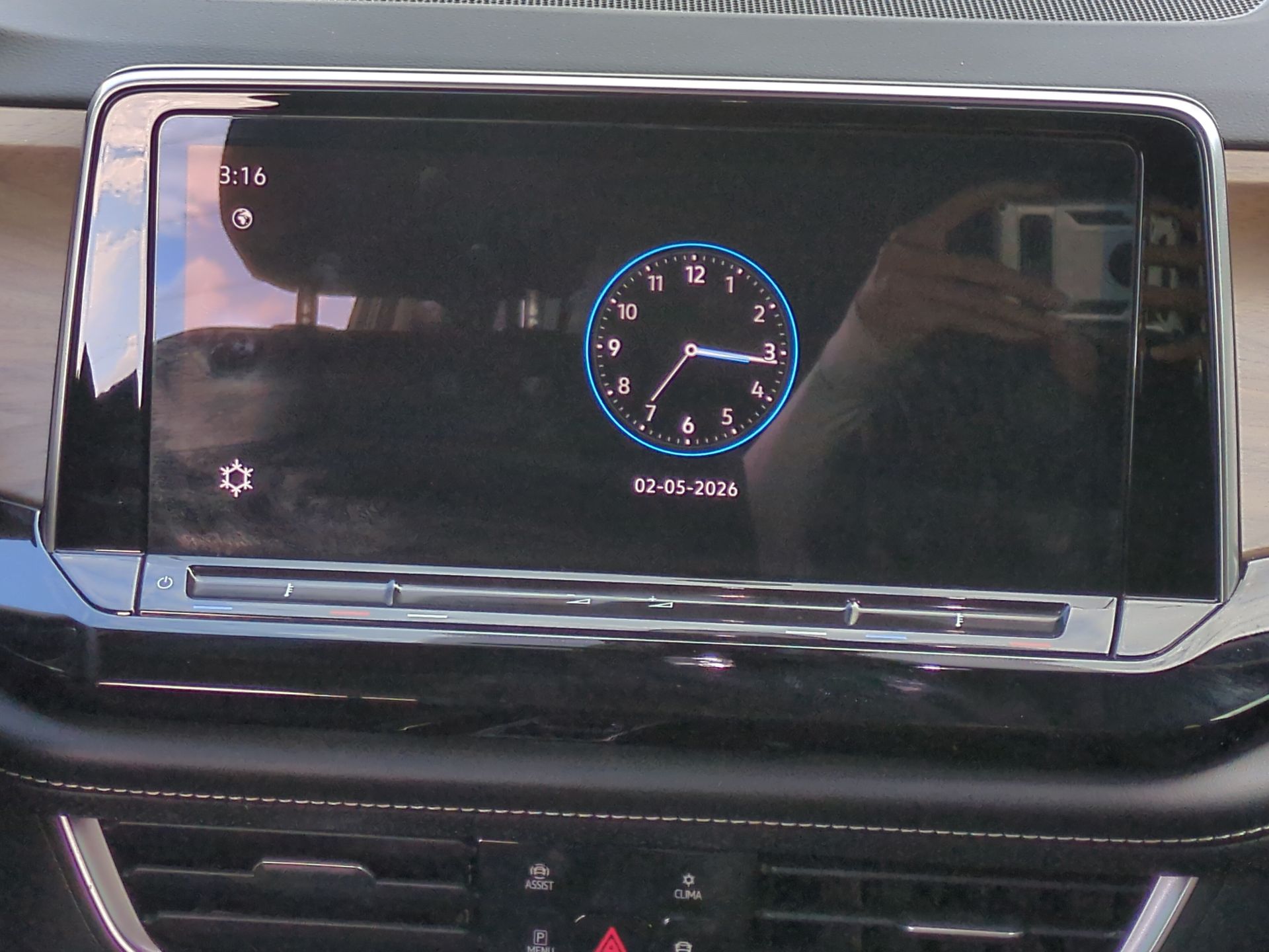 2024 Volkswagen Atlas 2.0T SE w/Technology