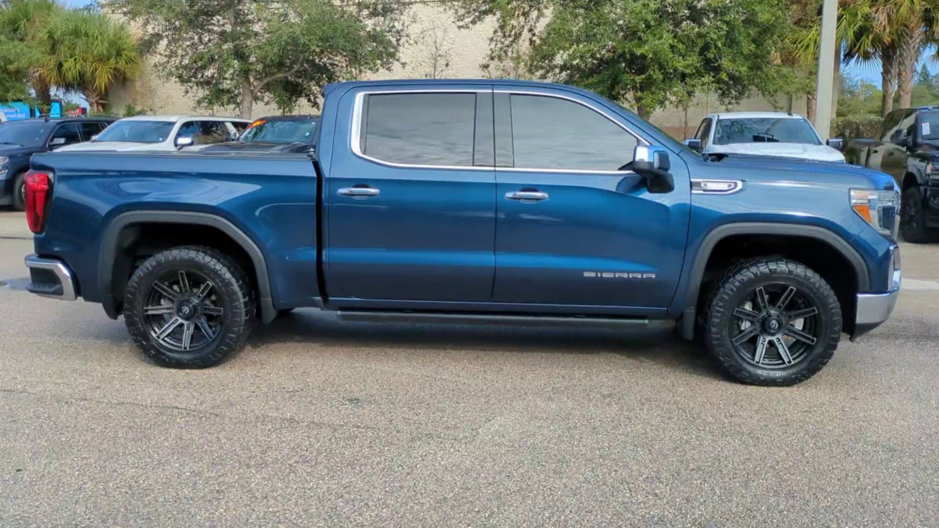 2021 GMC Sierra 1500 SLT