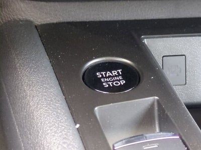 2025 Nissan Kicks SV FWD