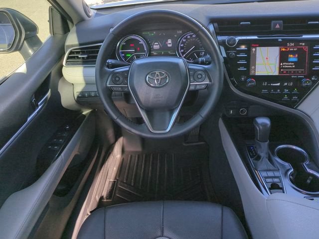 2020 Toyota Camry Hybrid XLE