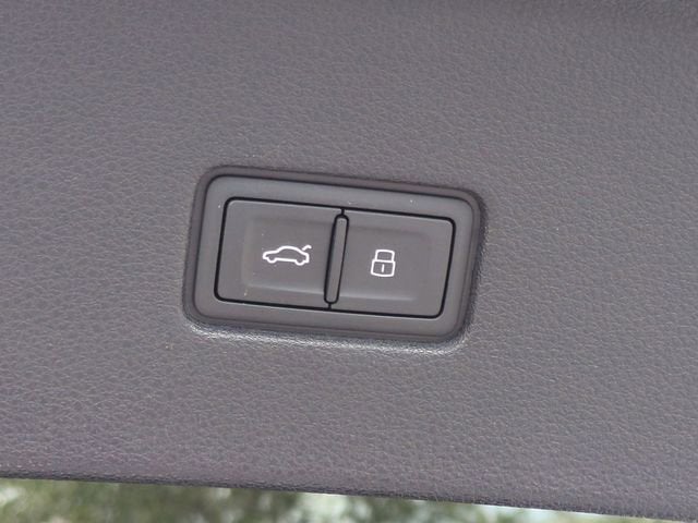 2019 Audi Q8 55 Premium