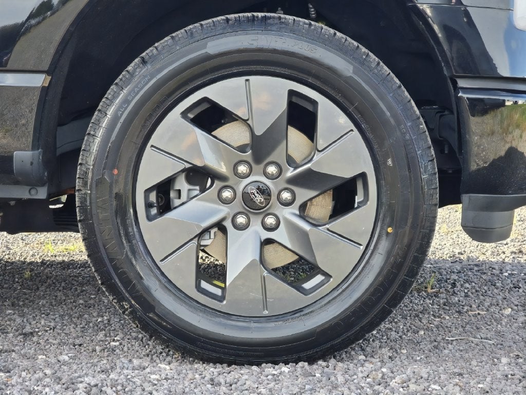 2023 Ford F-150 Lightning Lariat