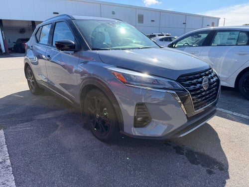 2021 Nissan Kicks SR