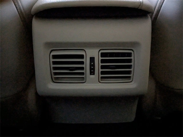 2022 Toyota Camry Hybrid XLE