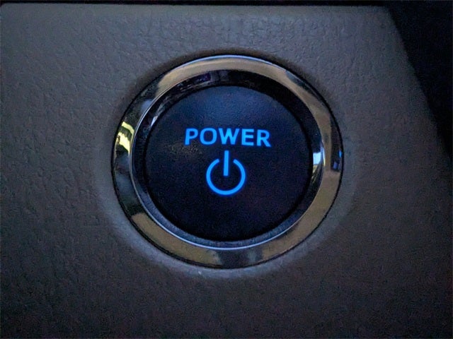 2022 Toyota Camry Hybrid XLE