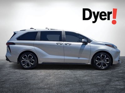 2025 Toyota Sienna Platinum 7 Passenger