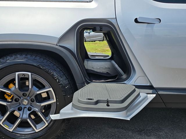2022 Rivian R1T Adventure