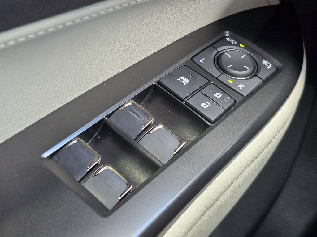 2025 Lexus NX 450h+ Luxury