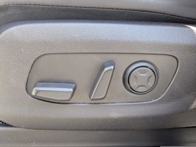 2023 Kia Carnival SX
