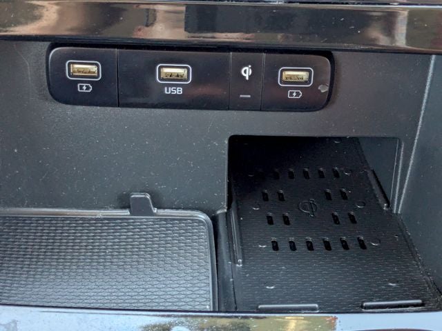 2023 Kia Carnival SX